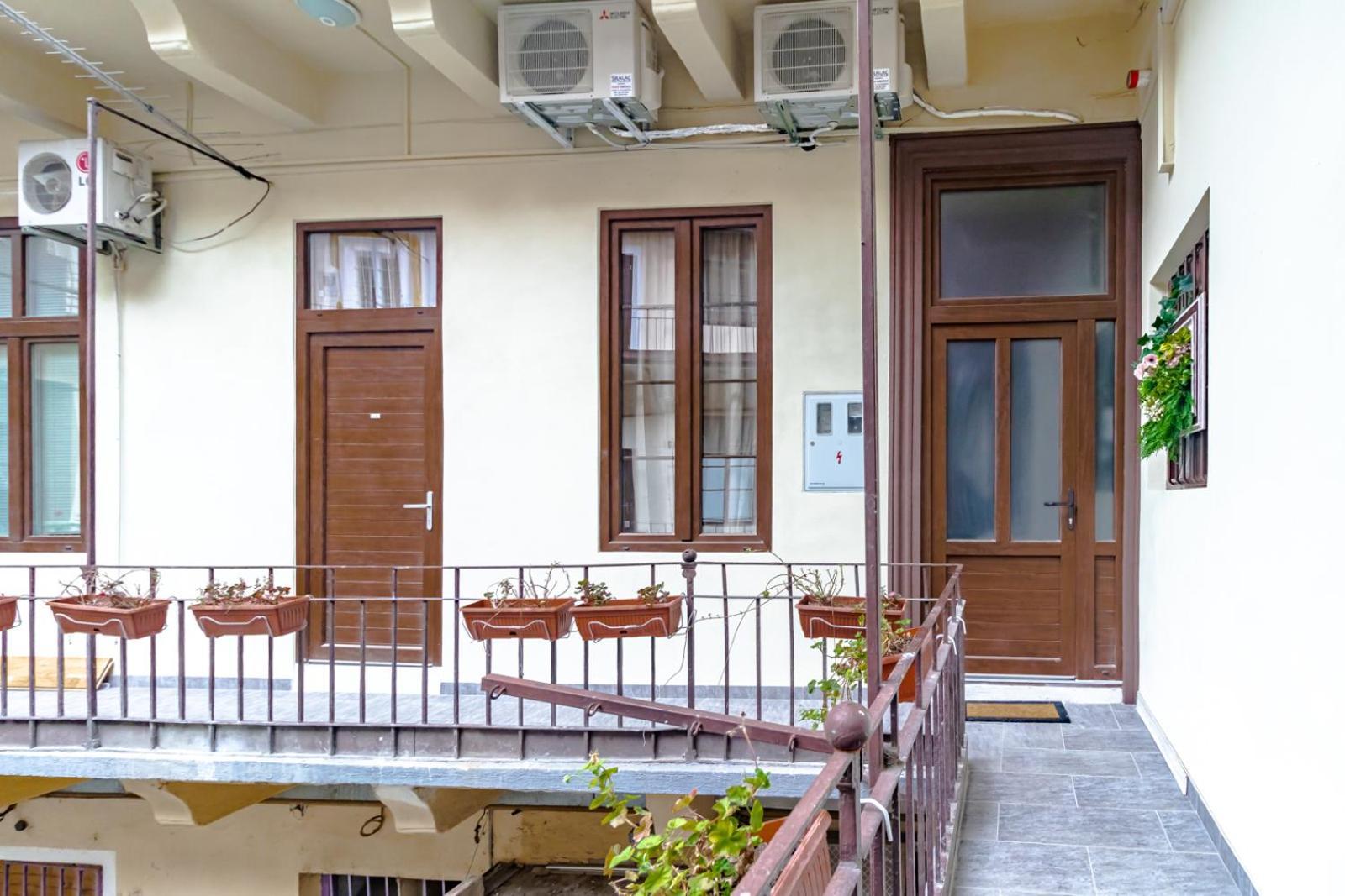 Mandina Studios On A Main Square Zagreb Ngoại thất bức ảnh